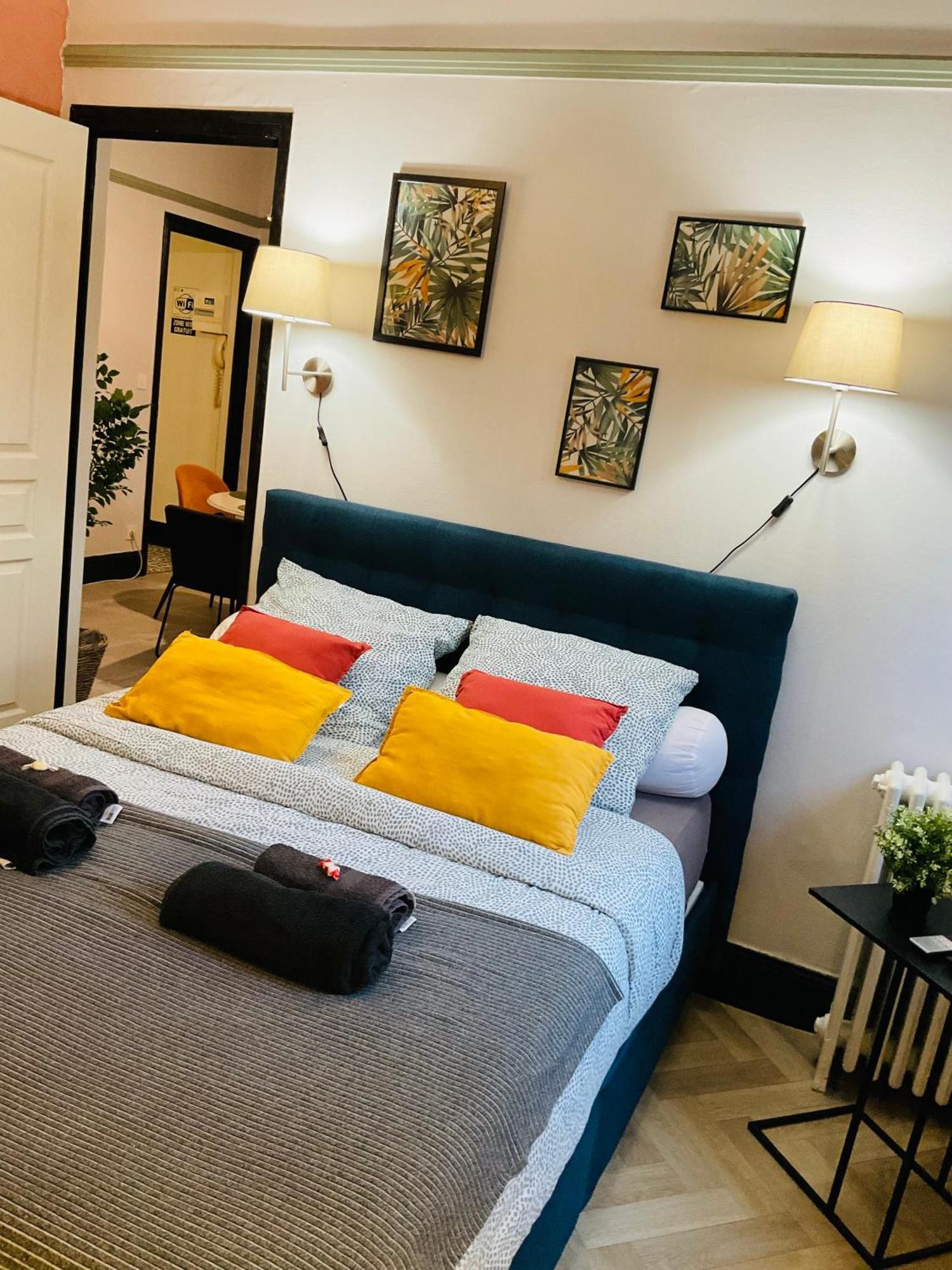 Les Loges Du Theatre Degustation Champagne Offerte Jacuzzi Sauna Jeux Velos Maison Prive 150M2 Historique 14Pers Max Emplacement Exceptionnel Et Chic, 200M De L'Avenue De Champagne, Gare, Musee, Jardins, Restaurations, Toutes Commodites Épernay Exteriér fotografie