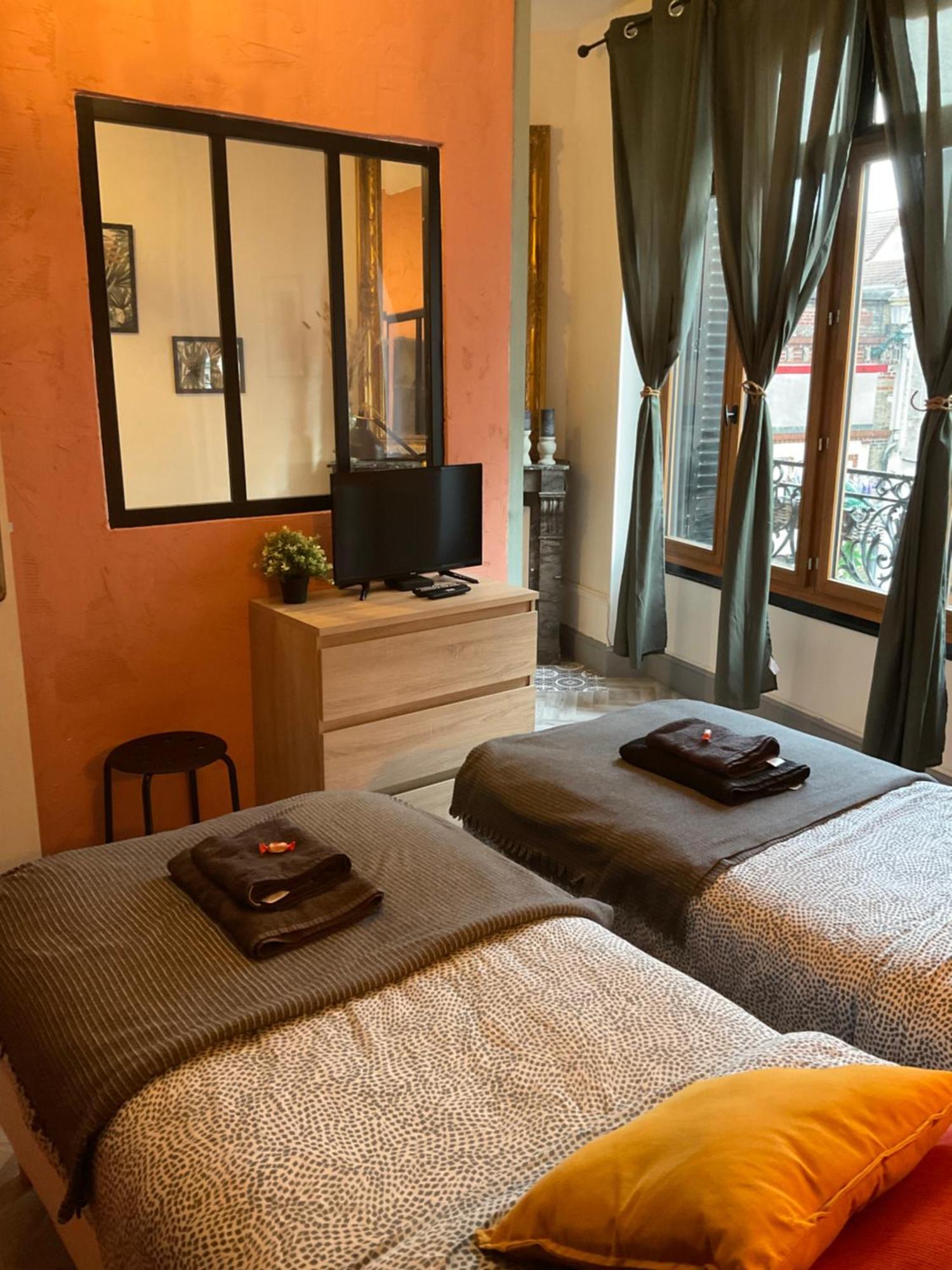 Les Loges Du Theatre Degustation Champagne Offerte Jacuzzi Sauna Jeux Velos Maison Prive 150M2 Historique 14Pers Max Emplacement Exceptionnel Et Chic, 200M De L'Avenue De Champagne, Gare, Musee, Jardins, Restaurations, Toutes Commodites Épernay Exteriér fotografie
