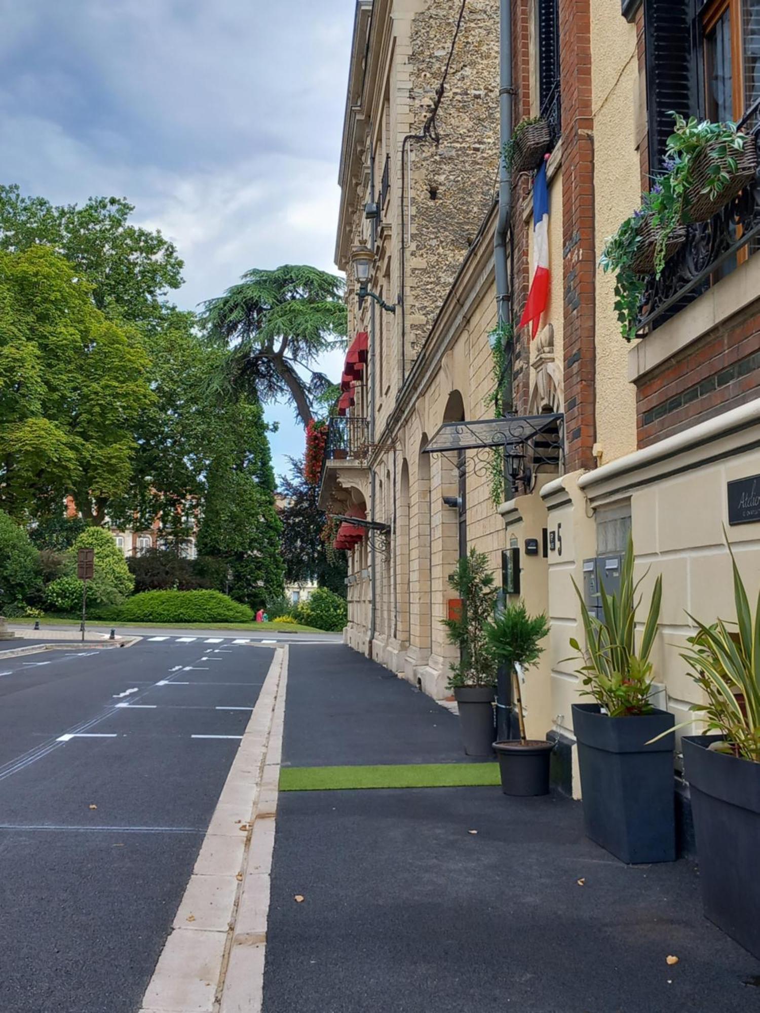 Les Loges Du Theatre Degustation Champagne Offerte Jacuzzi Sauna Jeux Velos Maison Prive 150M2 Historique 14Pers Max Emplacement Exceptionnel Et Chic, 200M De L'Avenue De Champagne, Gare, Musee, Jardins, Restaurations, Toutes Commodites Épernay Exteriér fotografie