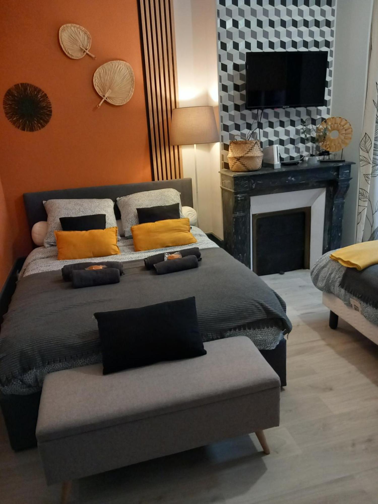 Les Loges Du Theatre Degustation Champagne Offerte Jacuzzi Sauna Jeux Velos Maison Prive 150M2 Historique 14Pers Max Emplacement Exceptionnel Et Chic, 200M De L'Avenue De Champagne, Gare, Musee, Jardins, Restaurations, Toutes Commodites Épernay Exteriér fotografie